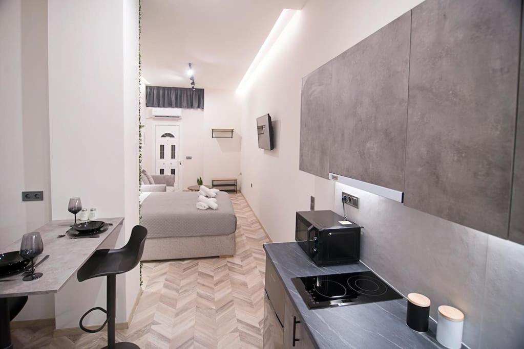 Joy'S Modern-Chic Home Kalamata Esterno foto